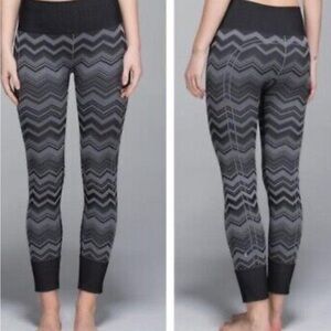 LULULEMON Ebb To Street Heathered Slate Chevron Leggings Sz:8